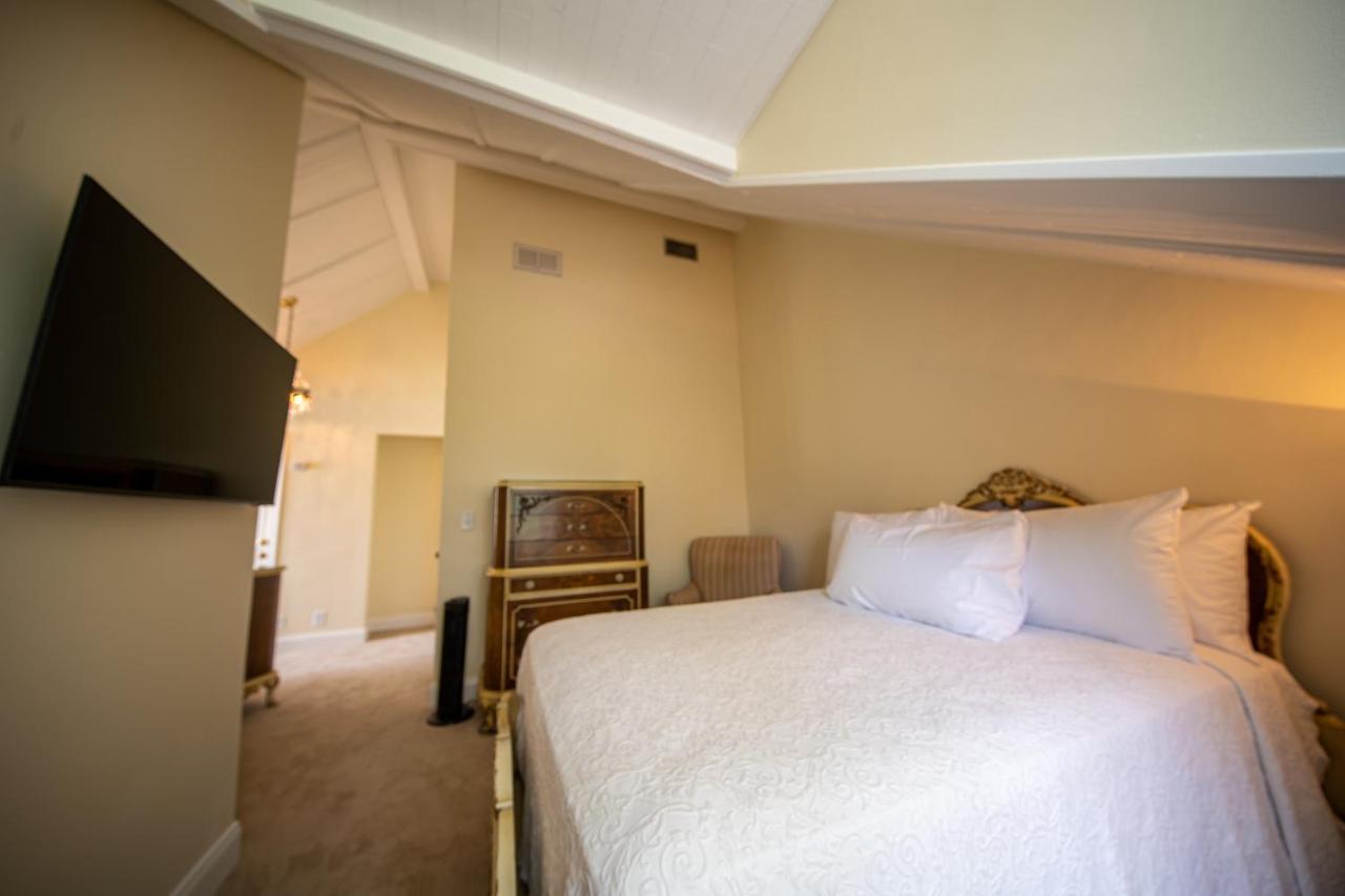 The Edenton Collection-The Granville Queen Inn Room photo