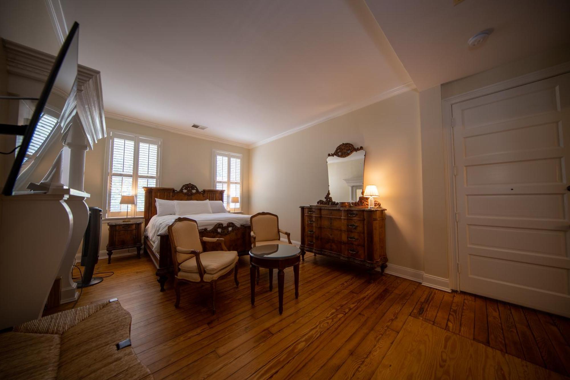The Edenton Collection-The Granville Queen Inn Room photo