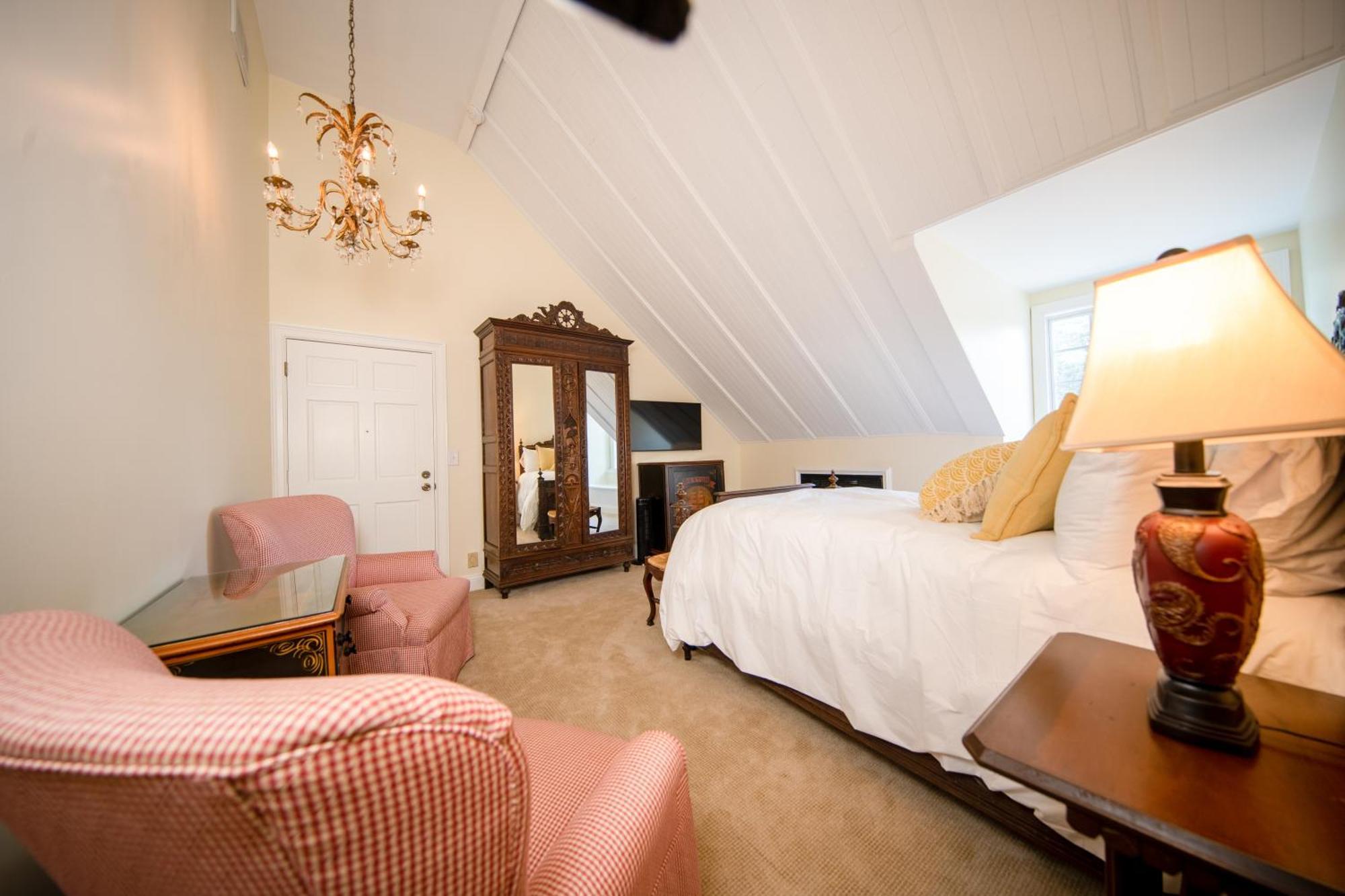 The Edenton Collection-The Granville Queen Inn Room photo