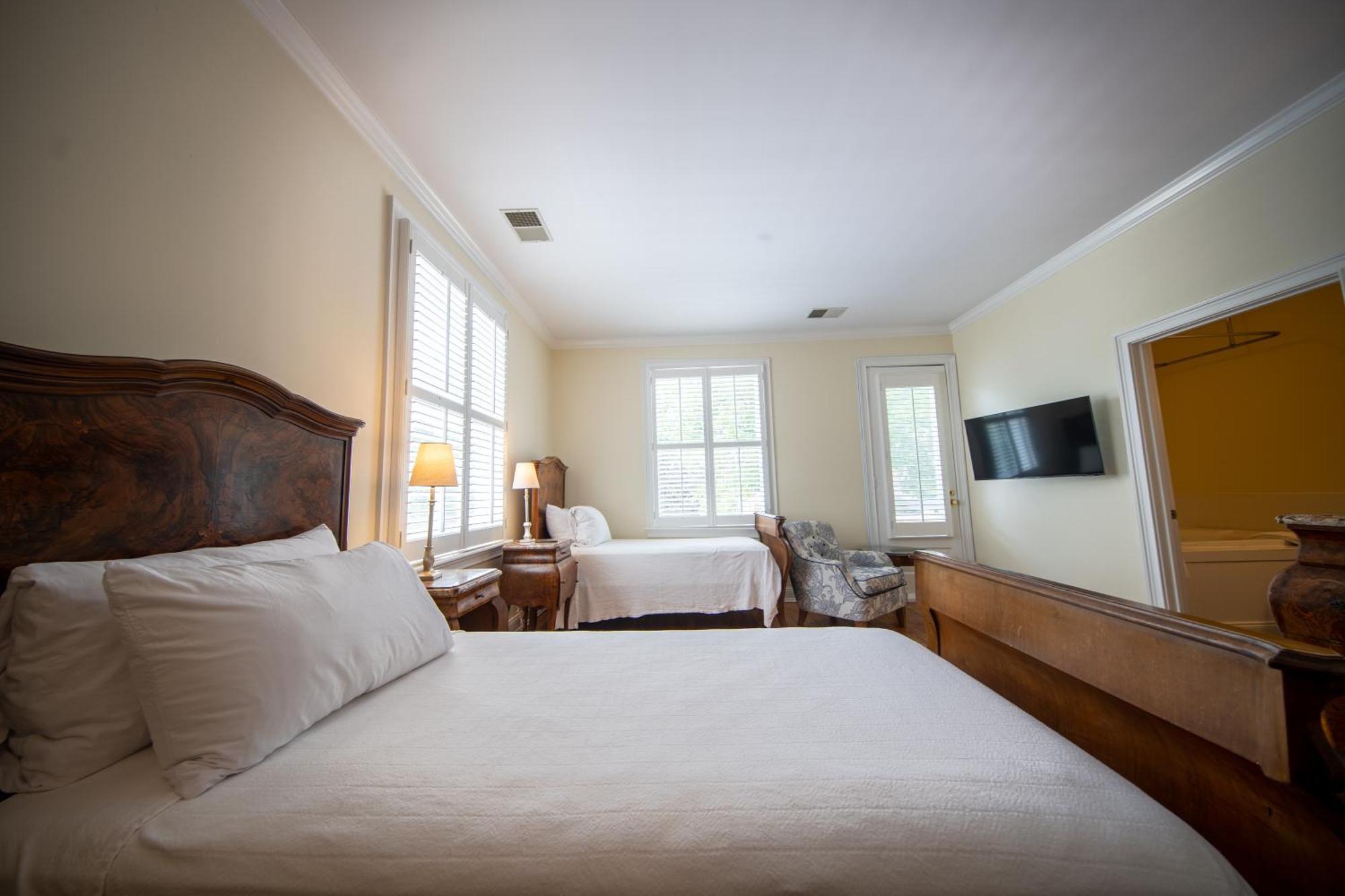 The Edenton Collection-The Granville Queen Inn Room photo